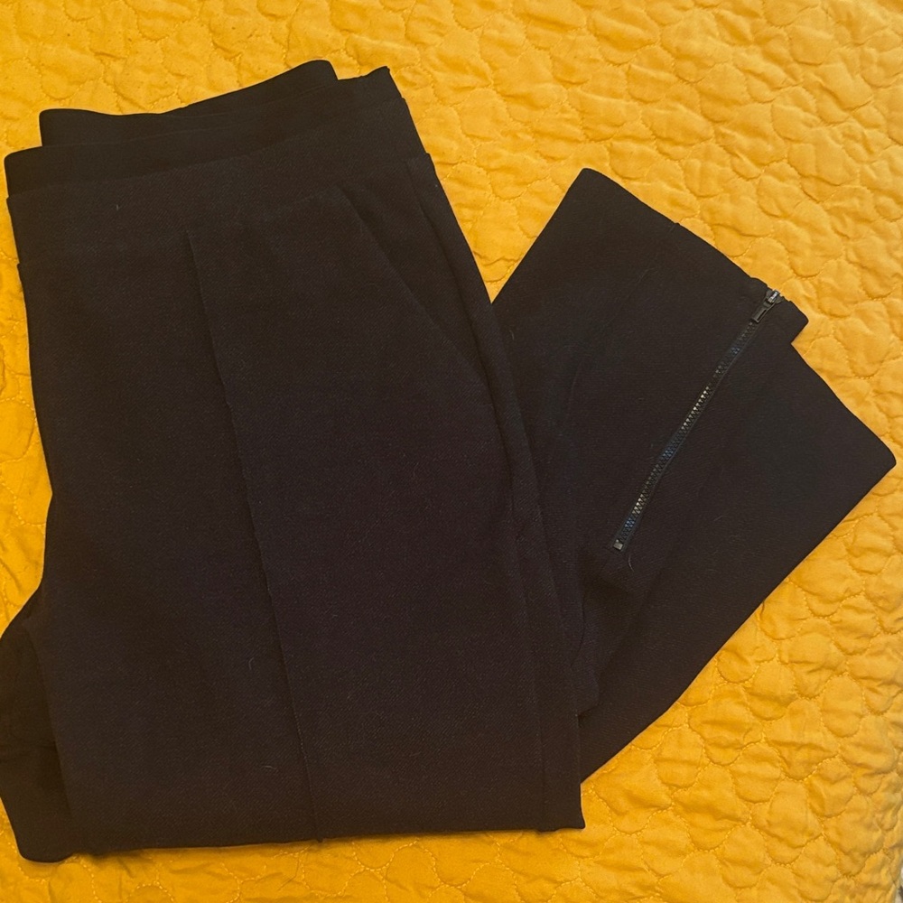 EUC Athleta Charcoal Venice Heathered Pintuk Pants